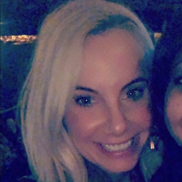 Meet your Posher, Megan - Picture 2 of 3